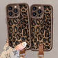 Pouzdro na iPhone s leopardím potiskem a šňůrkou na krk