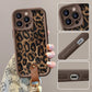 Pouzdro na iPhone s leopardím potiskem a šňůrkou na krk